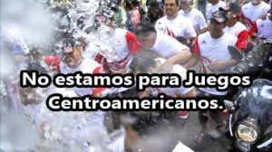 Apagan la antorcha de los Juegos Centroamericanos en protesta por #Ayotzinapa. 