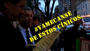 Toman instalaciones de #NarcoTelevisa y difunden mensaje en apoyo a #Ayotzinapa. #YaMeCansé. 