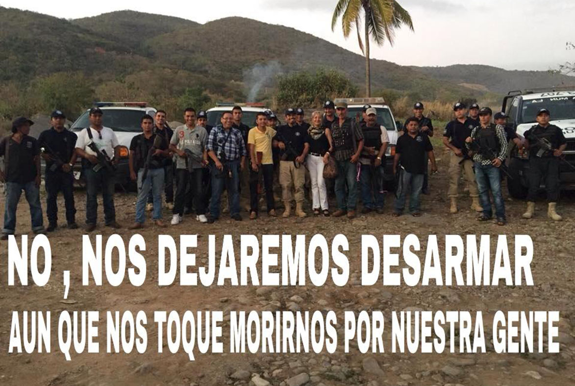 Cemeí Verdía de Autodefensa a Agente del Gobierno #Michoacán. #Alerta.