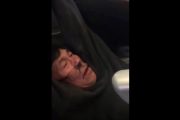 Estados Unidos investiga a United Airlines por bajar a un pasajero a la fuerza