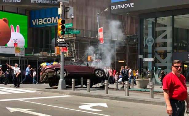 Automóvil atropella a varias personas en Times Square, Nueva York. Descartan atentado. (Video e imágenes)