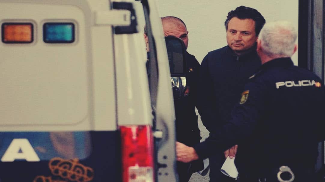 Emilio Lozoya es trasladado a un hospital al llegar a México; España asegura que no está enfermo de nada