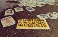 Buscadoras protestan ante el Palacio Nacional: Si Andrés Manuel no va a las fosas, las fosas van a él